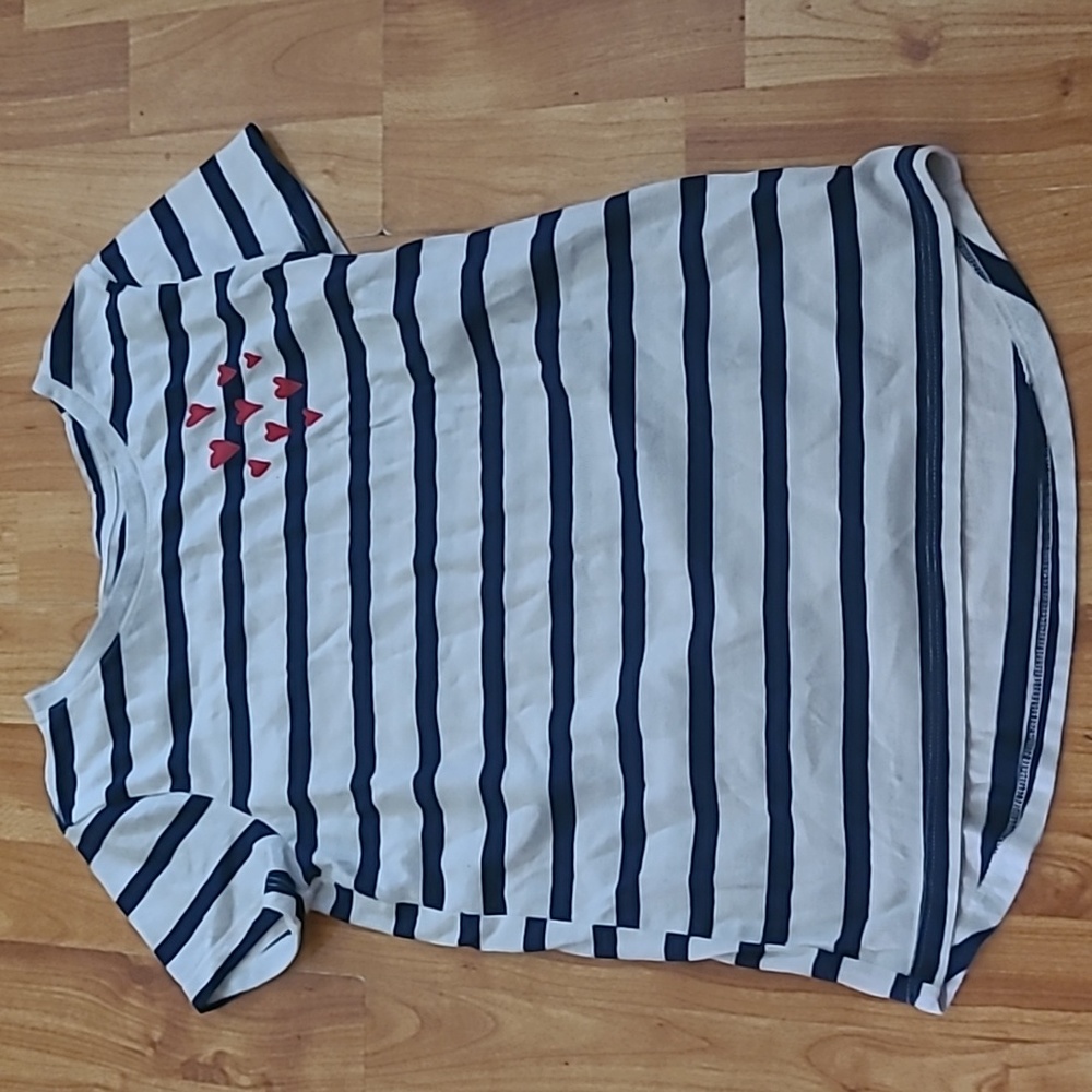 Old navy tee